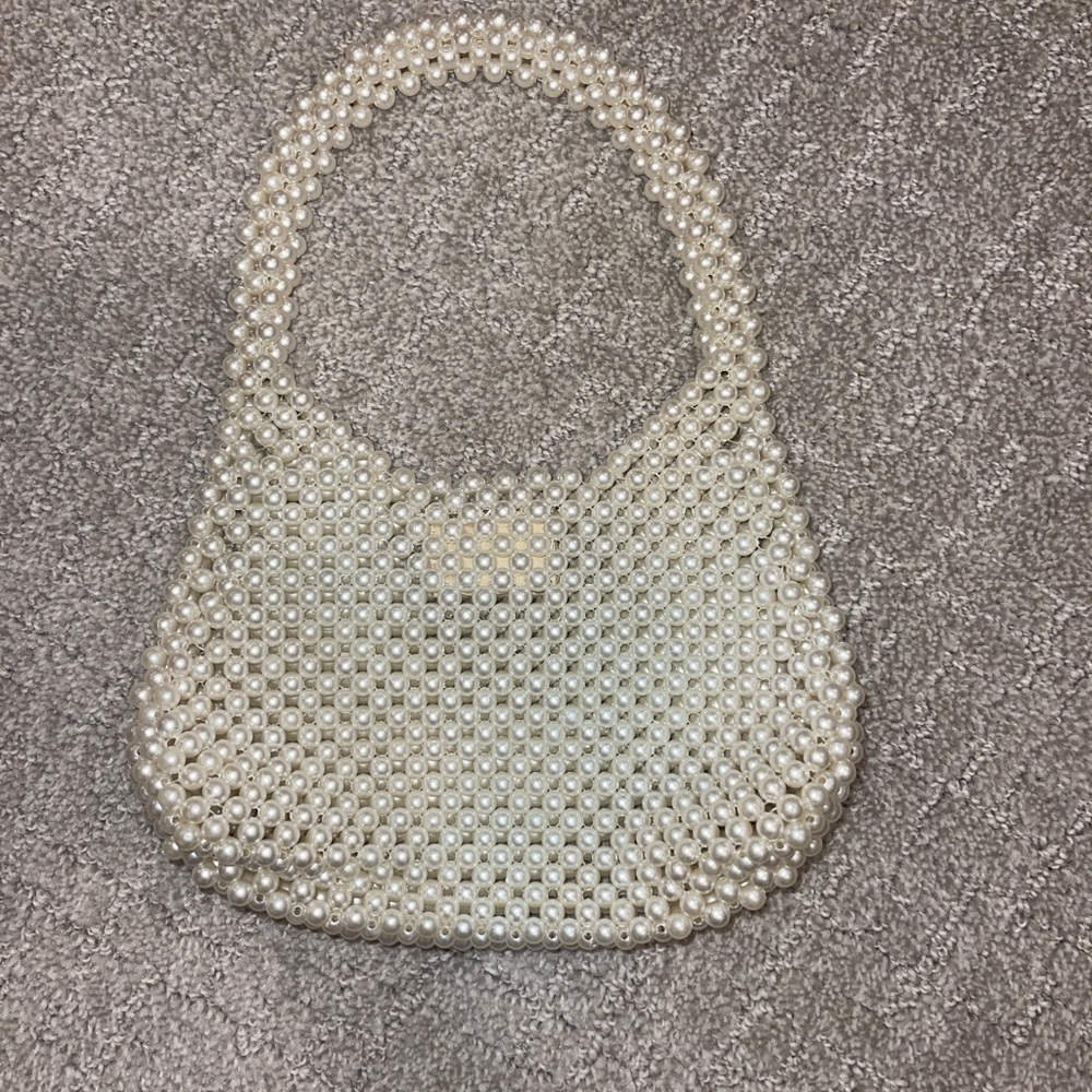 Elegant Pearl-Embellished Handbag